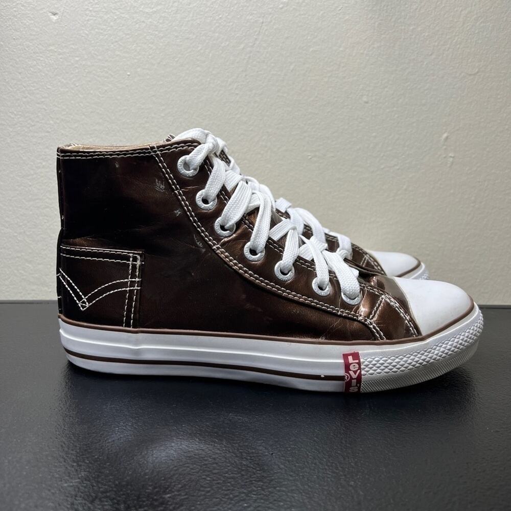 Levi’s Brown Patent Leather Shiny High Top Shoes Womens 8 Casual Comfort 🌹